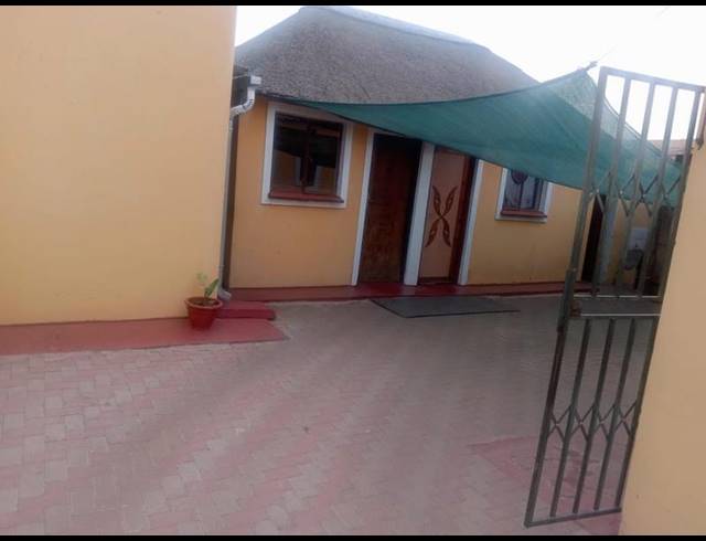 2 BEDROOM HOUSE FOR SALE IN PALM RIDGE